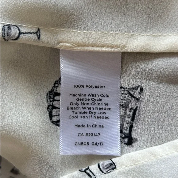 Talbots women’s Paris inspired black cream blouse size medium - Picture 10 of 10